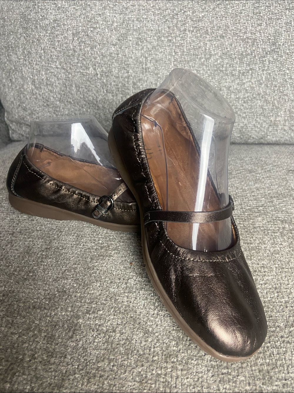 Earth Metallic Bronze Mary Jane Flats with Strap size 8 M